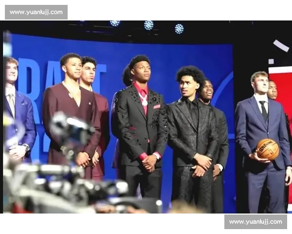 太阳黄蜂 2 换 1 交易！马威加盟菲尼克斯，第 10 顺位选中马卢阿奇